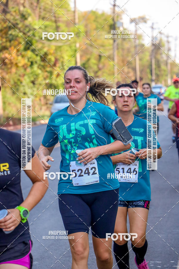 Achetez vos photos de l'vnement2 Corrida Shopping Jaragu sur Fotop