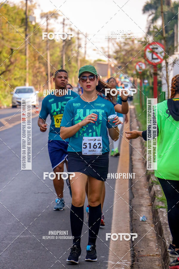 Achetez vos photos de l'vnement2 Corrida Shopping Jaragu sur Fotop