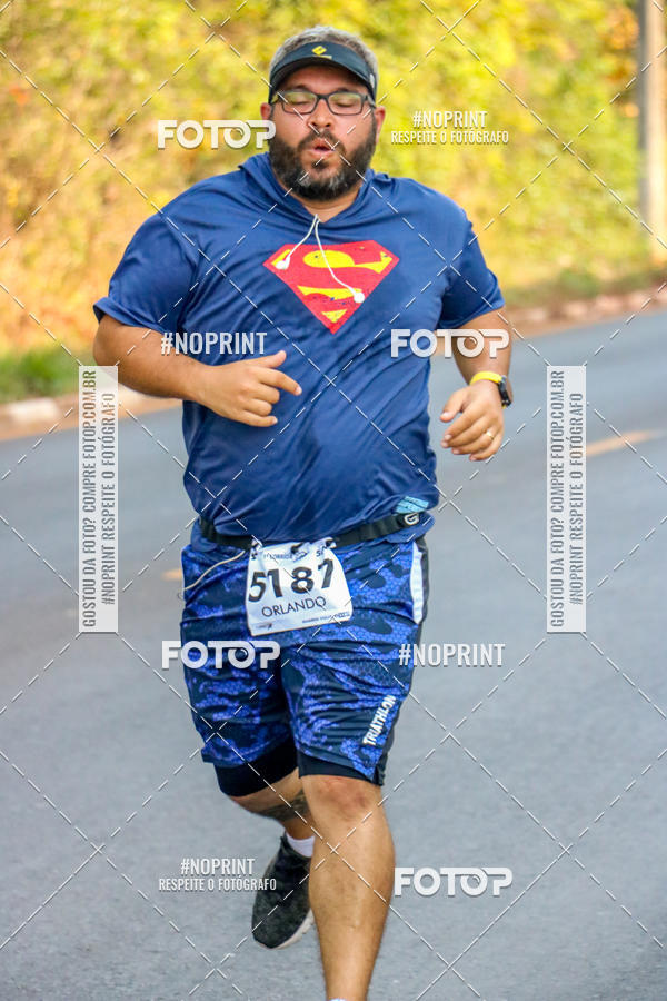 Achetez vos photos de l'vnement2 Corrida Shopping Jaragu sur Fotop