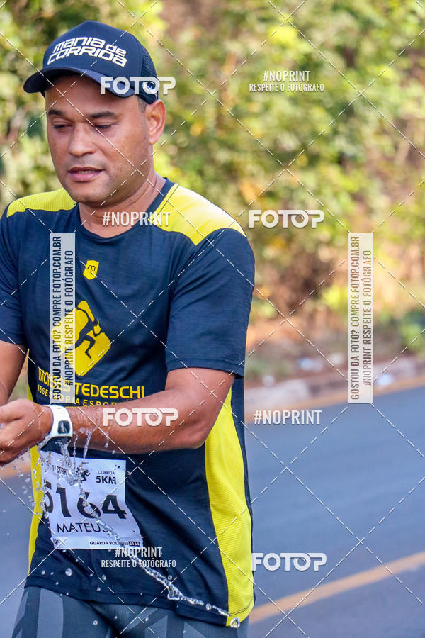 Achetez vos photos de l'vnement2 Corrida Shopping Jaragu sur Fotop