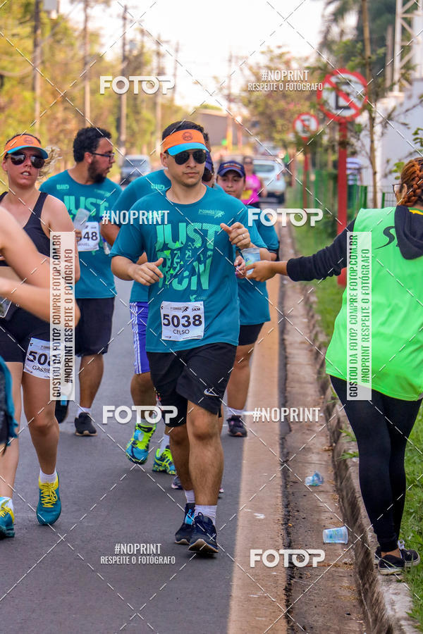 Achetez vos photos de l'vnement2 Corrida Shopping Jaragu sur Fotop