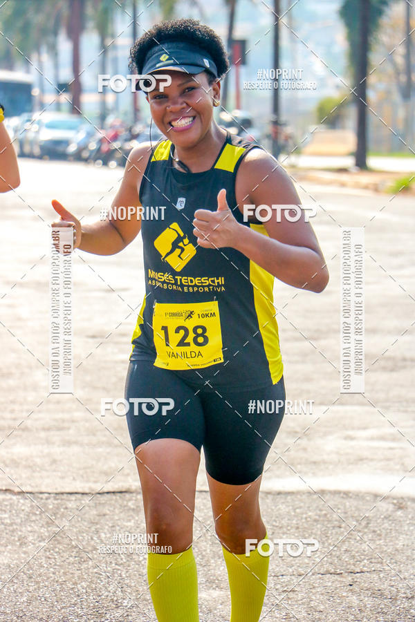 Achetez vos photos de l'vnement2 Corrida Shopping Jaragu sur Fotop