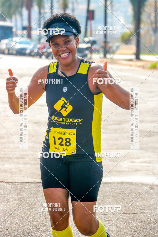 Achetez vos photos de l'vnement2 Corrida Shopping Jaragu sur Fotop