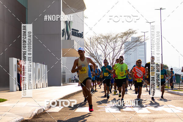 Achetez vos photos de l'vnement2 Corrida Shopping Jaragu sur Fotop