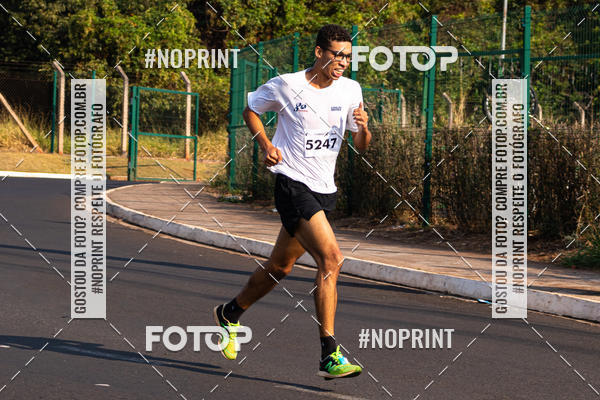 Achetez vos photos de l'vnement2 Corrida Shopping Jaragu sur Fotop