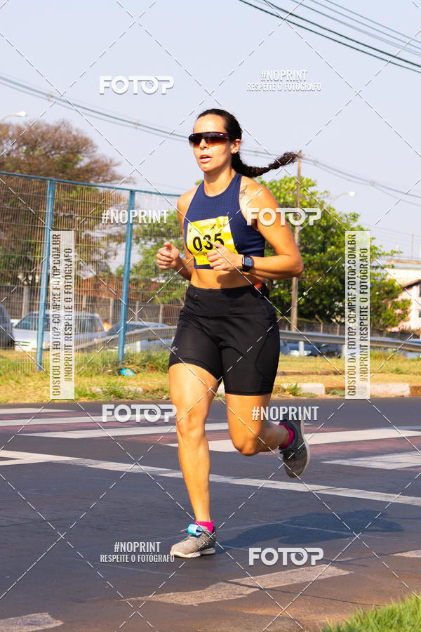 Achetez vos photos de l'vnement2 Corrida Shopping Jaragu sur Fotop