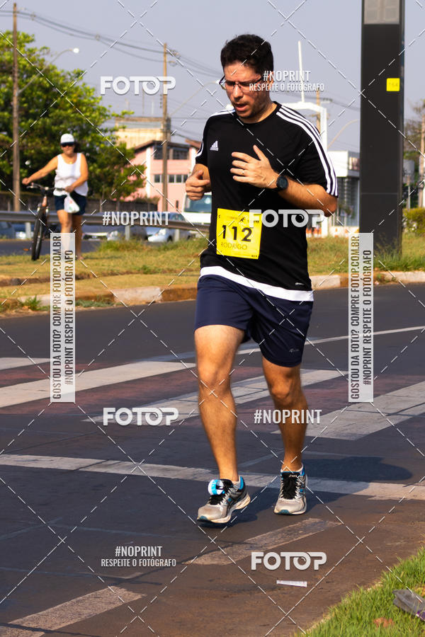 Achetez vos photos de l'vnement2 Corrida Shopping Jaragu sur Fotop