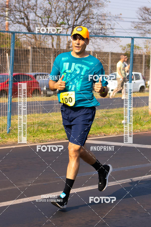 Achetez vos photos de l'vnement2 Corrida Shopping Jaragu sur Fotop