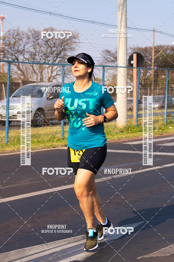 Achetez vos photos de l'vnement2 Corrida Shopping Jaragu sur Fotop