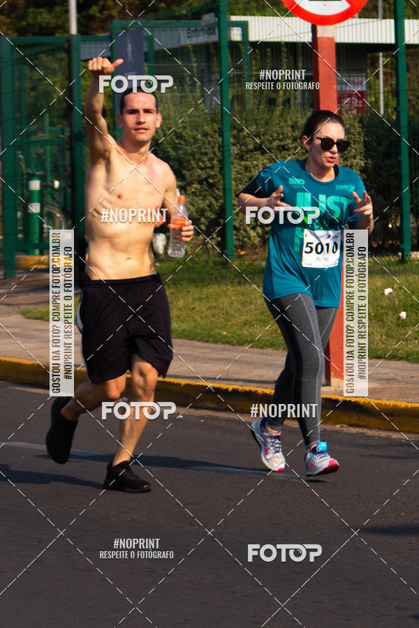 Achetez vos photos de l'vnement2 Corrida Shopping Jaragu sur Fotop