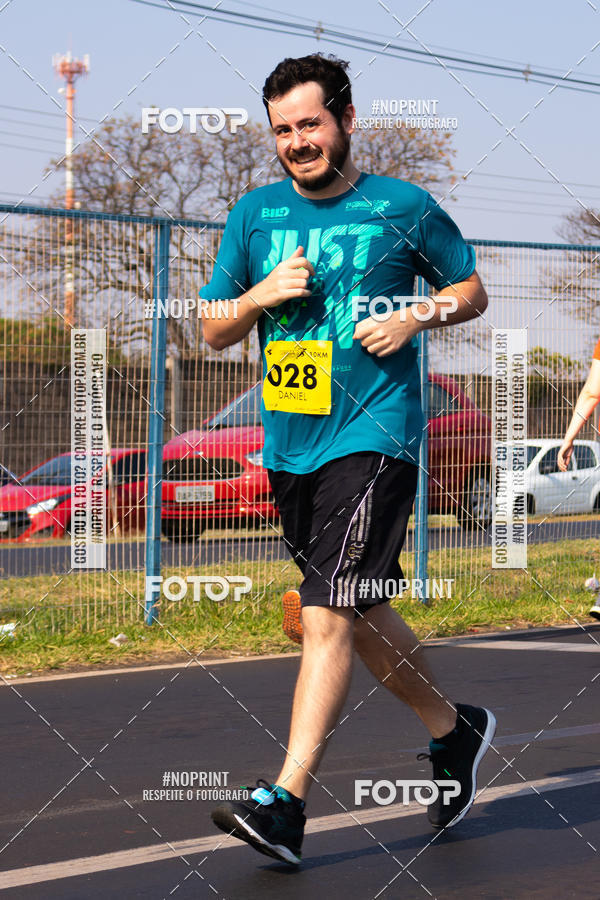 Achetez vos photos de l'vnement2 Corrida Shopping Jaragu sur Fotop