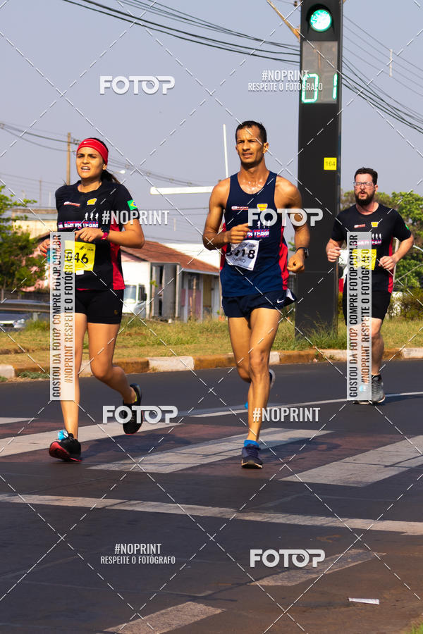 Achetez vos photos de l'vnement2 Corrida Shopping Jaragu sur Fotop