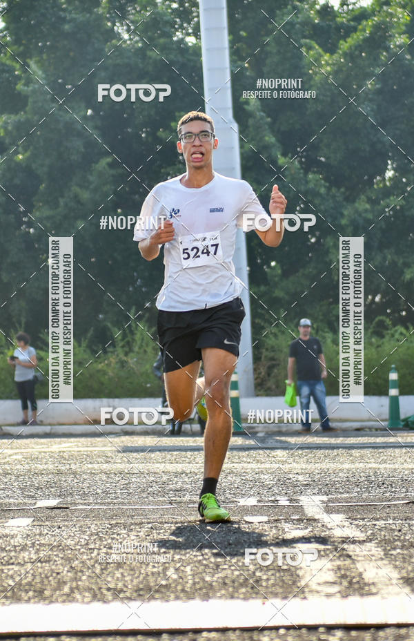 Achetez vos photos de l'vnement2 Corrida Shopping Jaragu sur Fotop