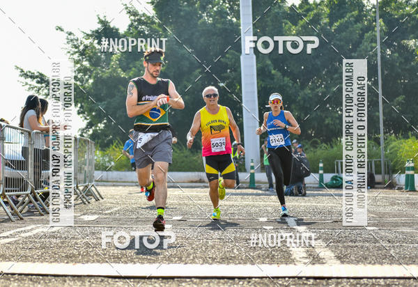 Achetez vos photos de l'vnement2 Corrida Shopping Jaragu sur Fotop
