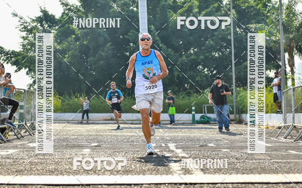 Achetez vos photos de l'vnement2 Corrida Shopping Jaragu sur Fotop