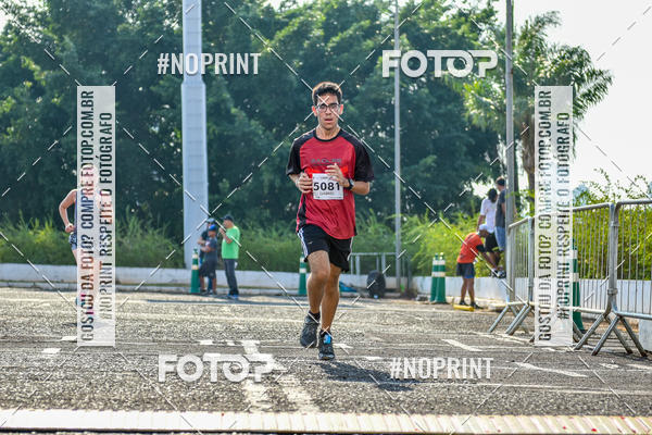 Achetez vos photos de l'vnement2 Corrida Shopping Jaragu sur Fotop
