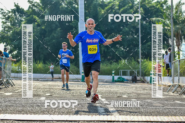 Achetez vos photos de l'vnement2 Corrida Shopping Jaragu sur Fotop