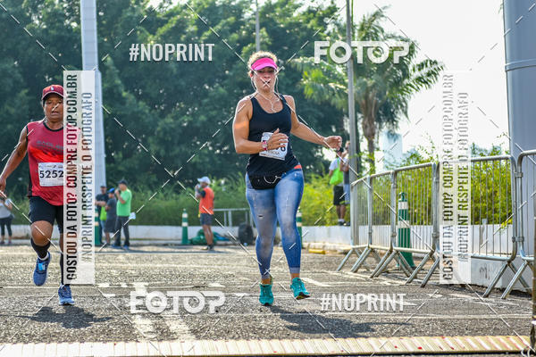 Achetez vos photos de l'vnement2 Corrida Shopping Jaragu sur Fotop