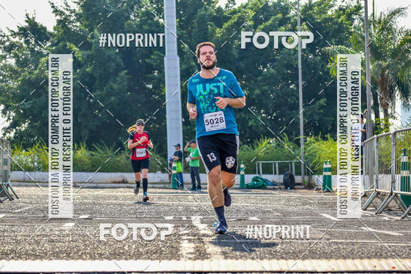 Achetez vos photos de l'vnement2 Corrida Shopping Jaragu sur Fotop