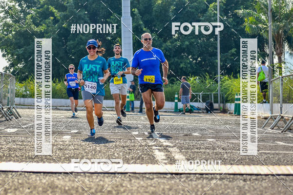 Achetez vos photos de l'vnement2 Corrida Shopping Jaragu sur Fotop