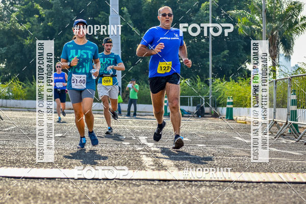 Achetez vos photos de l'vnement2 Corrida Shopping Jaragu sur Fotop