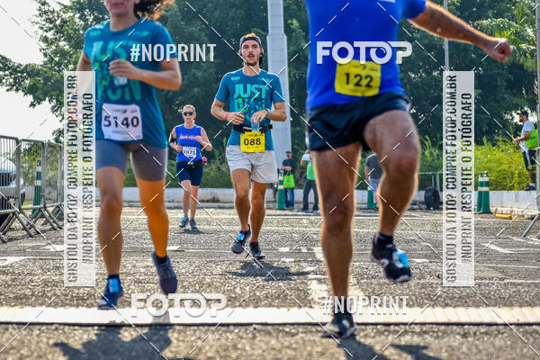 Achetez vos photos de l'vnement2 Corrida Shopping Jaragu sur Fotop