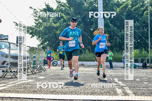 Achetez vos photos de l'vnement2 Corrida Shopping Jaragu sur Fotop