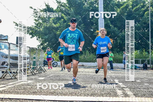 Achetez vos photos de l'vnement2 Corrida Shopping Jaragu sur Fotop