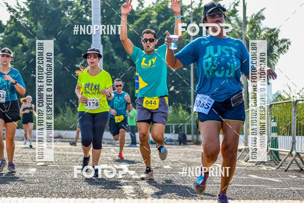 Achetez vos photos de l'vnement2 Corrida Shopping Jaragu sur Fotop