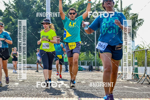 Achetez vos photos de l'vnement2 Corrida Shopping Jaragu sur Fotop