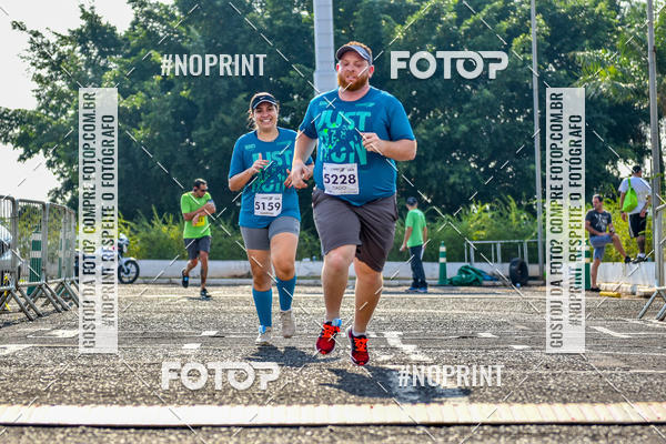 Achetez vos photos de l'vnement2 Corrida Shopping Jaragu sur Fotop