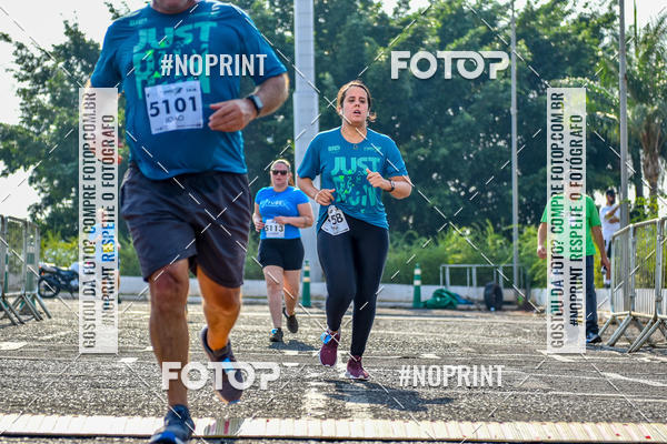 Achetez vos photos de l'vnement2 Corrida Shopping Jaragu sur Fotop