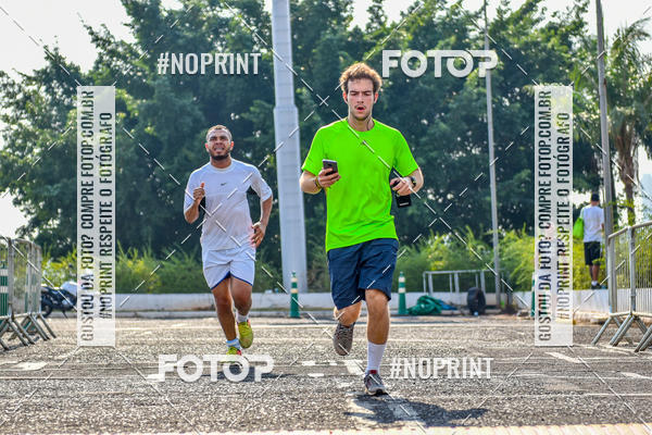 Achetez vos photos de l'vnement2 Corrida Shopping Jaragu sur Fotop
