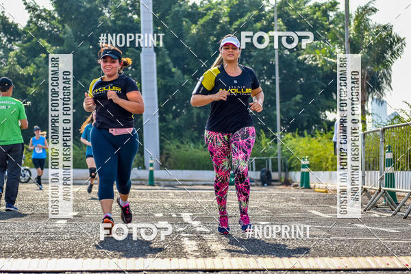 Achetez vos photos de l'vnement2 Corrida Shopping Jaragu sur Fotop