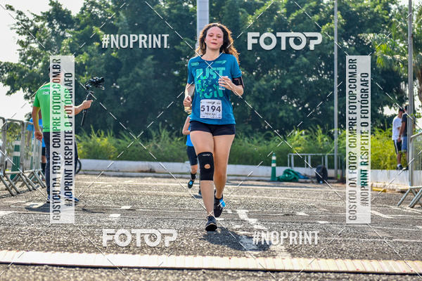 Achetez vos photos de l'vnement2 Corrida Shopping Jaragu sur Fotop