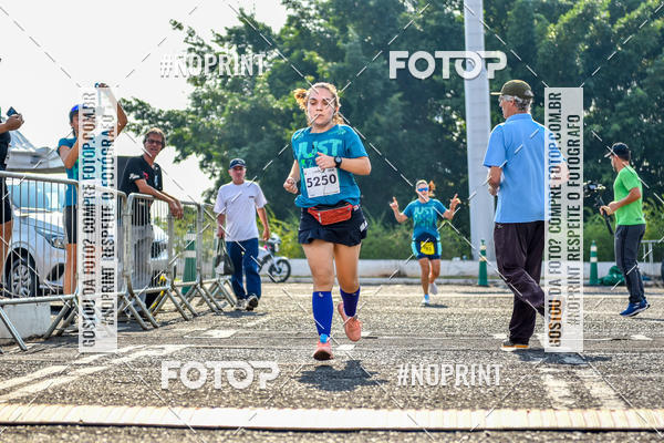 Achetez vos photos de l'vnement2 Corrida Shopping Jaragu sur Fotop