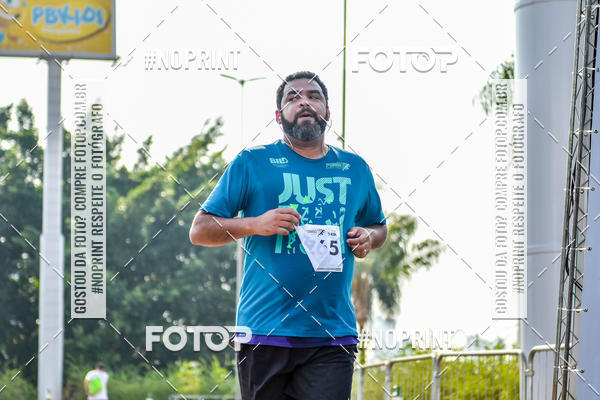 Achetez vos photos de l'vnement2 Corrida Shopping Jaragu sur Fotop