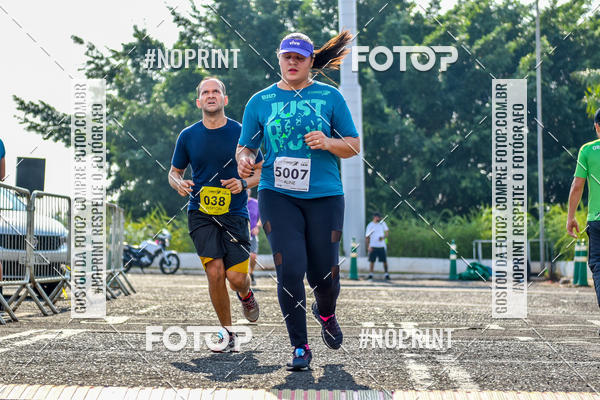 Achetez vos photos de l'vnement2 Corrida Shopping Jaragu sur Fotop