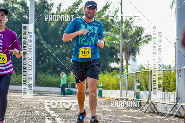 Achetez vos photos de l'vnement2 Corrida Shopping Jaragu sur Fotop