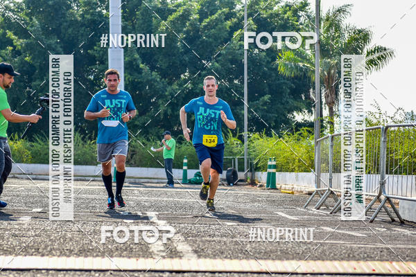 Achetez vos photos de l'vnement2 Corrida Shopping Jaragu sur Fotop