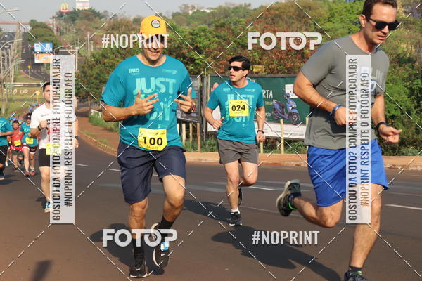 Achetez vos photos de l'vnement2 Corrida Shopping Jaragu sur Fotop