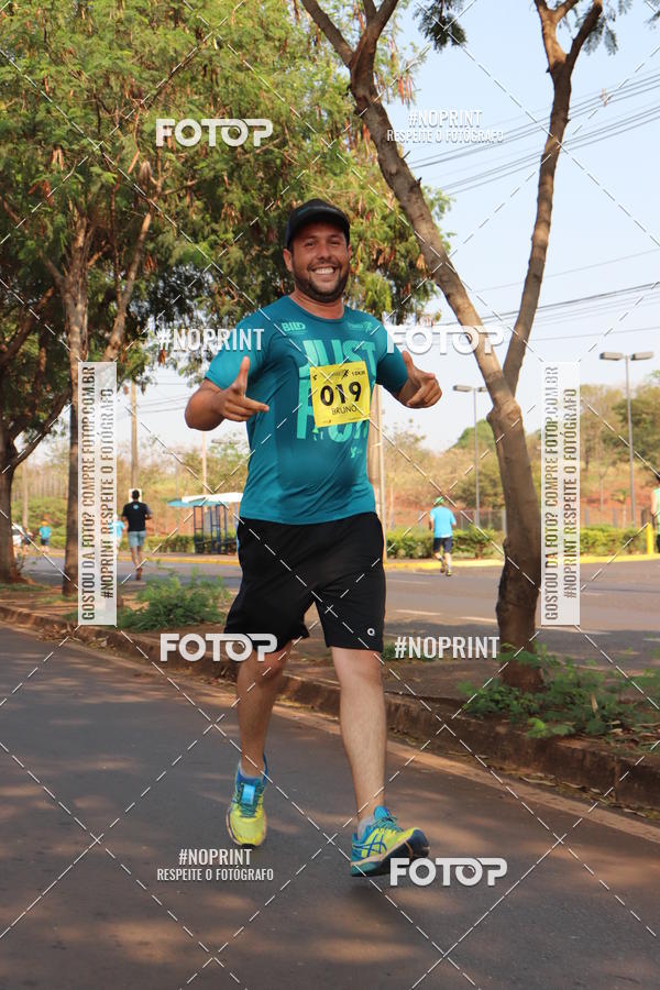 Achetez vos photos de l'vnement2 Corrida Shopping Jaragu sur Fotop