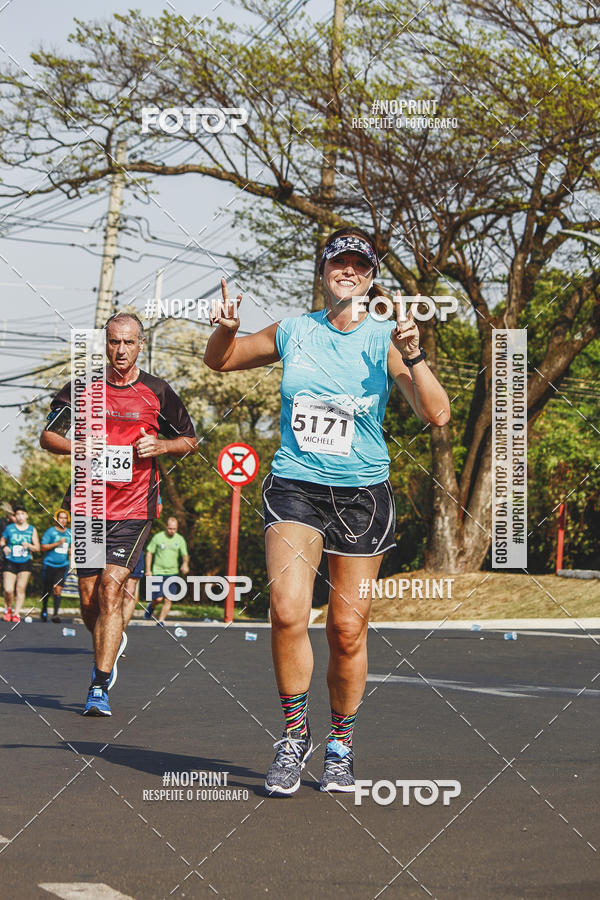 Achetez vos photos de l'vnement2 Corrida Shopping Jaragu sur Fotop