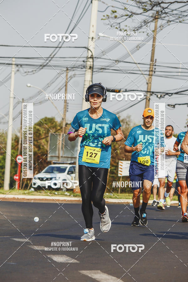 Achetez vos photos de l'vnement2 Corrida Shopping Jaragu sur Fotop