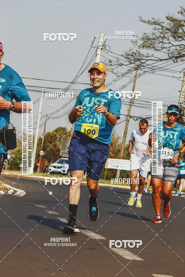 Achetez vos photos de l'vnement2 Corrida Shopping Jaragu sur Fotop