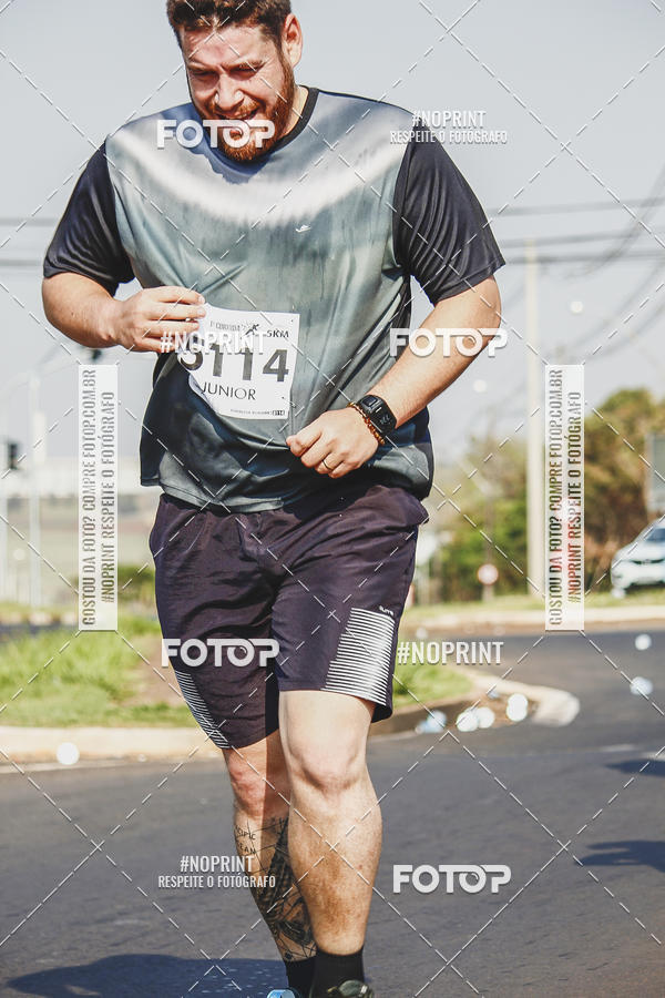 Achetez vos photos de l'vnement2 Corrida Shopping Jaragu sur Fotop