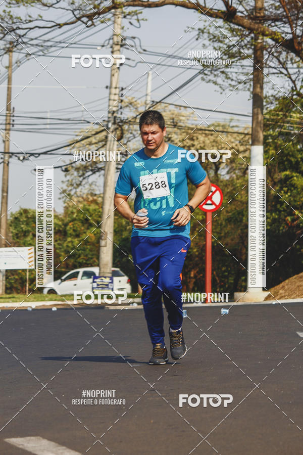 Achetez vos photos de l'vnement2 Corrida Shopping Jaragu sur Fotop