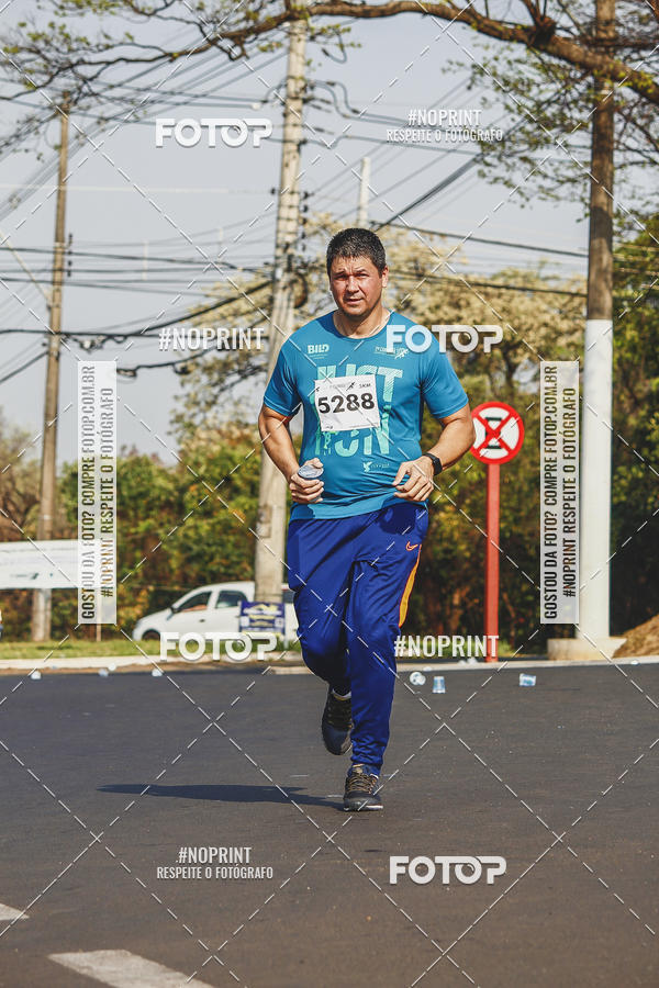 Achetez vos photos de l'vnement2 Corrida Shopping Jaragu sur Fotop