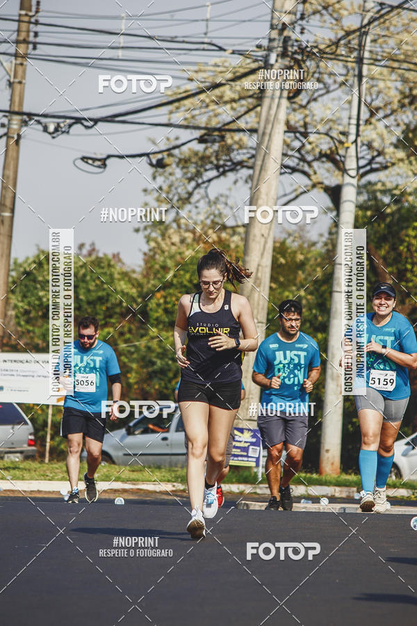 Achetez vos photos de l'vnement2 Corrida Shopping Jaragu sur Fotop