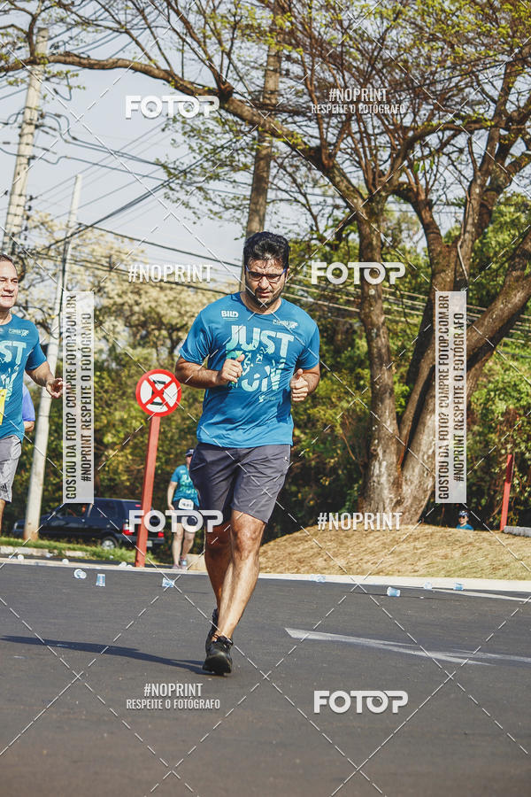 Achetez vos photos de l'vnement2 Corrida Shopping Jaragu sur Fotop